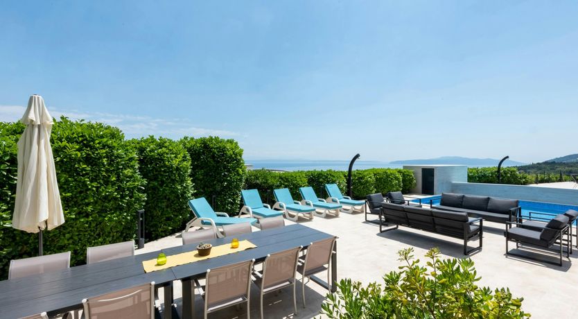 Photo of A Sea of Glass