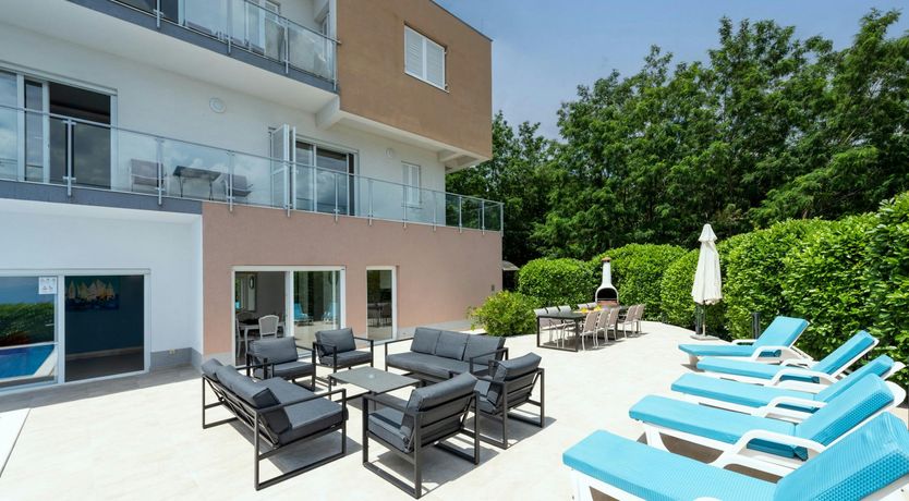 Photo of A Sea of Glass