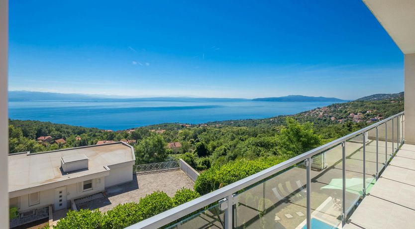 Photo of A Sea of Glass