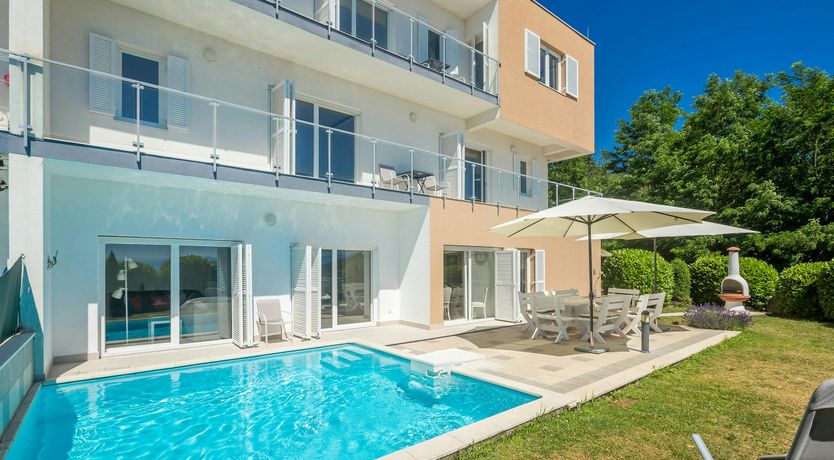 Photo of A Sea of Glass