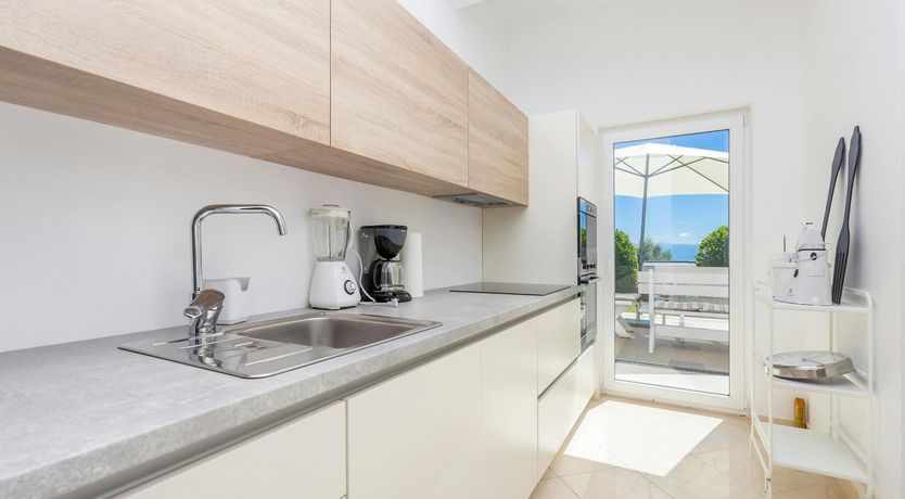 Photo of A Sea of Glass