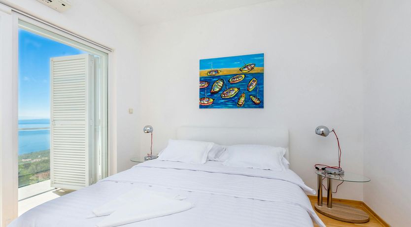 Photo of A Sea of Glass