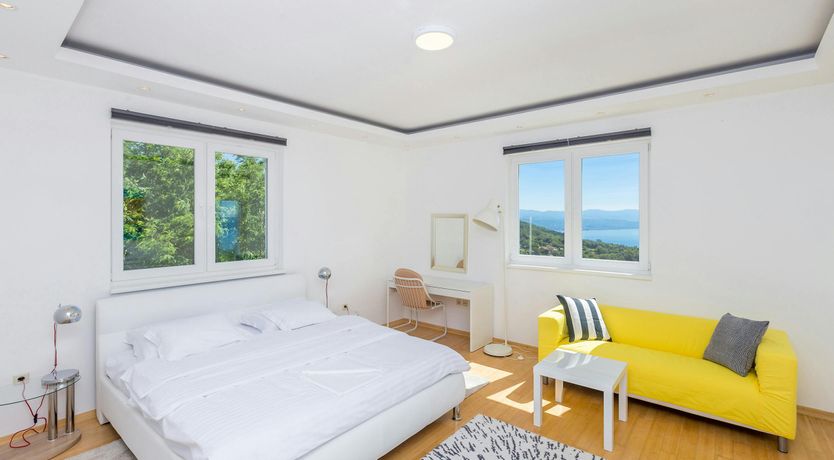 Photo of A Sea of Glass