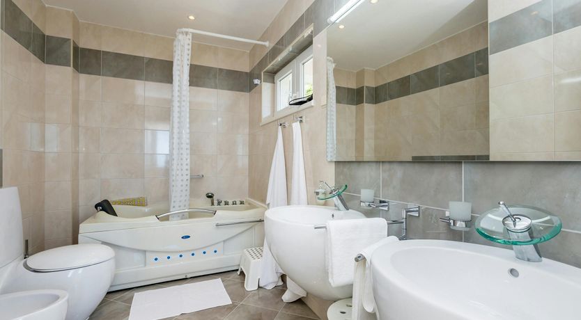 Photo of A Sea of Glass