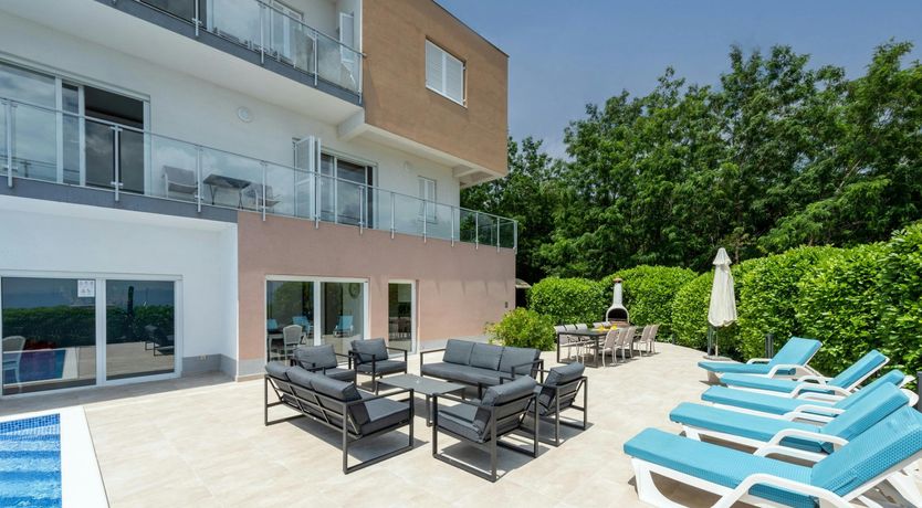 Photo of A Sea of Glass