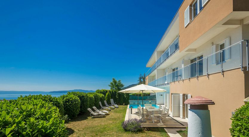 Photo of A Sea of Glass