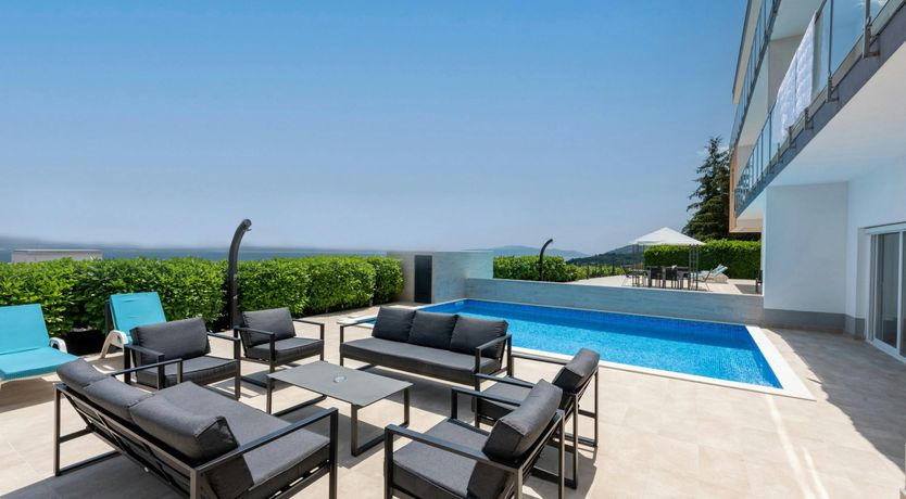 Photo of A Sea of Glass