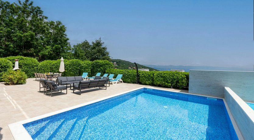 Photo of A Sea of Glass