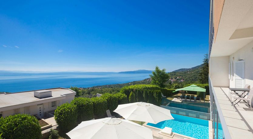 Photo of A Sea of Glass