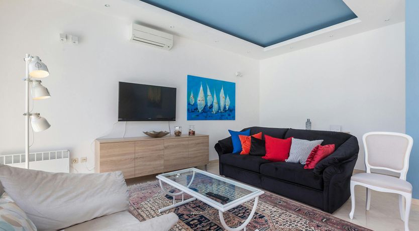 Photo of A Sea of Glass