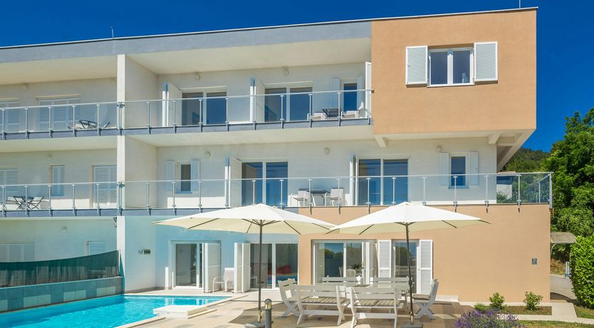 Photo of A Sea of Glass