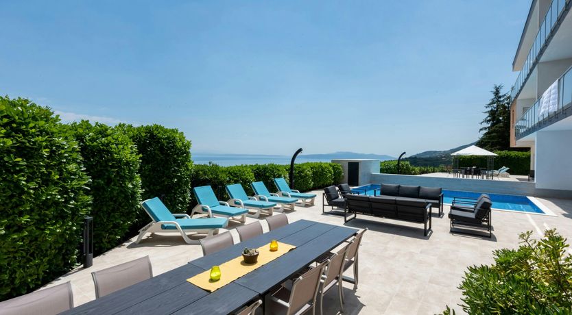 Photo of A Sea of Glass