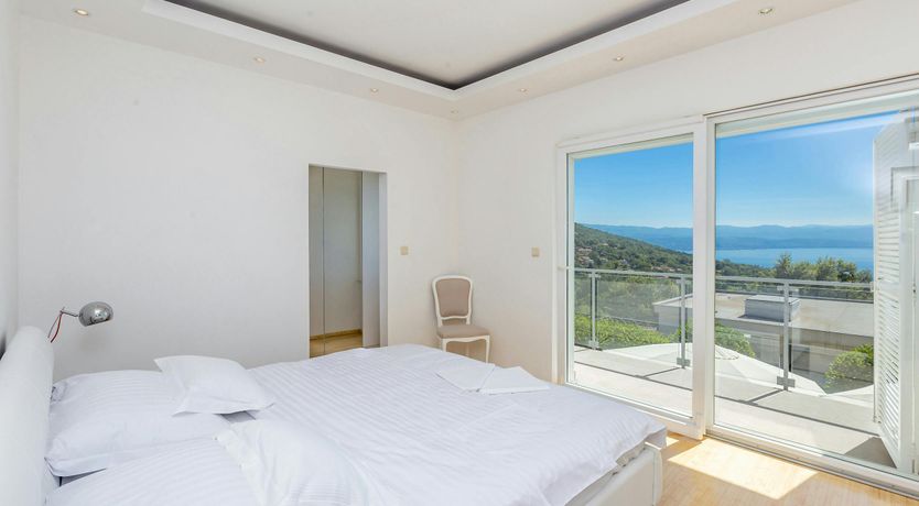 Photo of A Sea of Glass