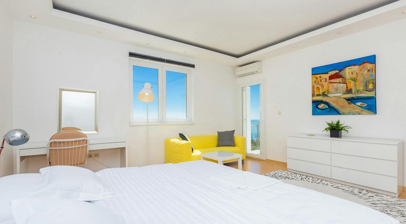 Photo of A Sea of Glass