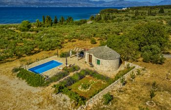 Dolphin's Nest Holiday Home