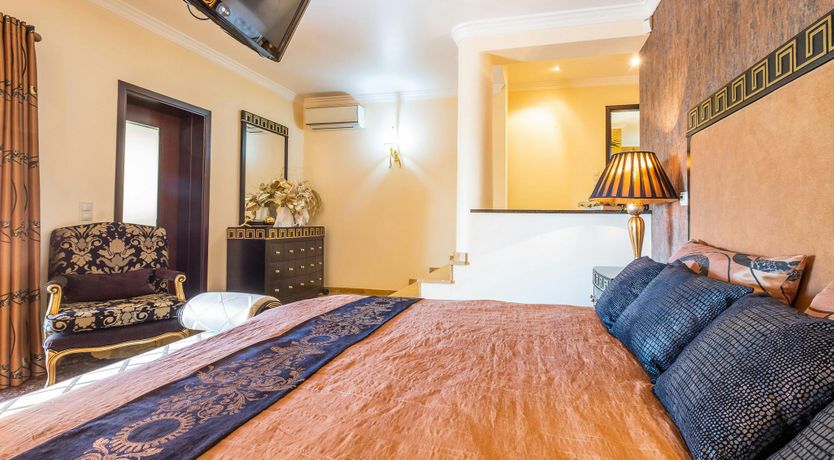 Photo of The Sun-Kissed Pearl