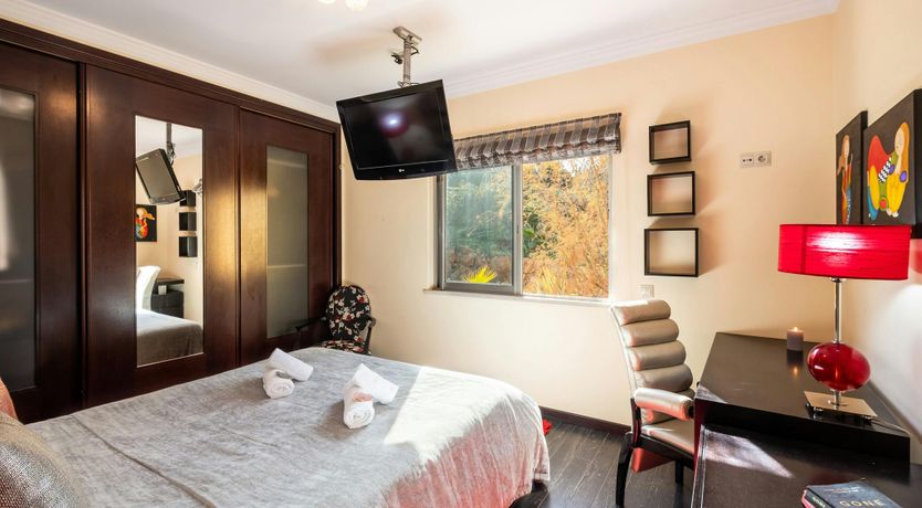 Photo of The Sun-Kissed Pearl