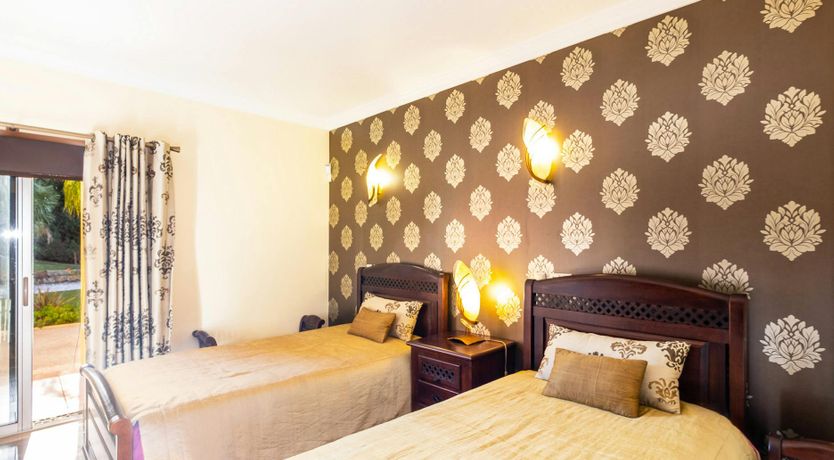 Photo of The Sun-Kissed Pearl