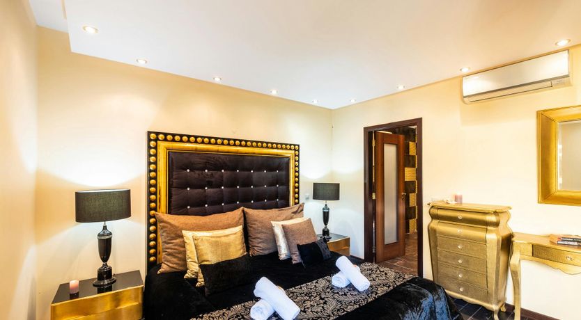 Photo of The Sun-Kissed Pearl