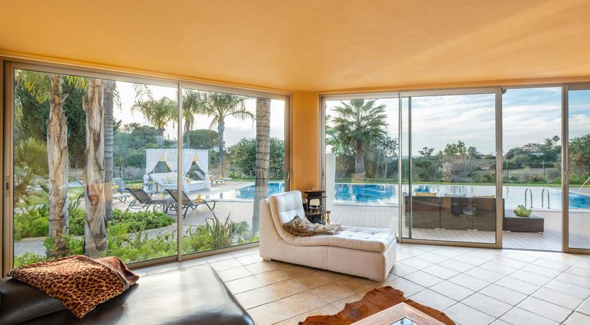 Photo of The Sun-Kissed Pearl