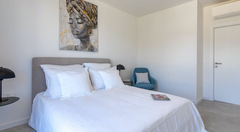 Photo of Yellow Opera