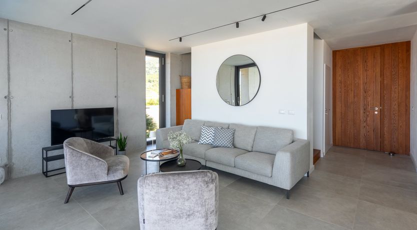 Photo of Yellow Opera