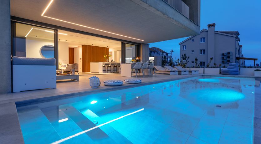 Photo of Yellow Opera