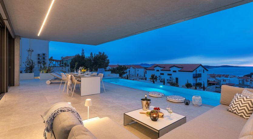 Photo of Yellow Opera