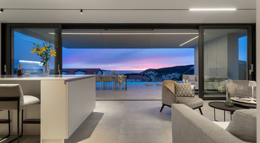 Photo of Yellow Opera