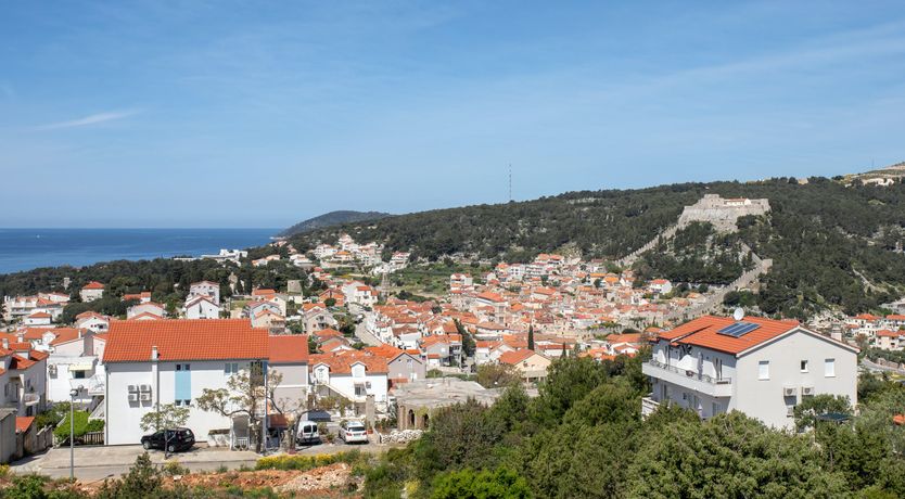 Photo of Yellow Opera