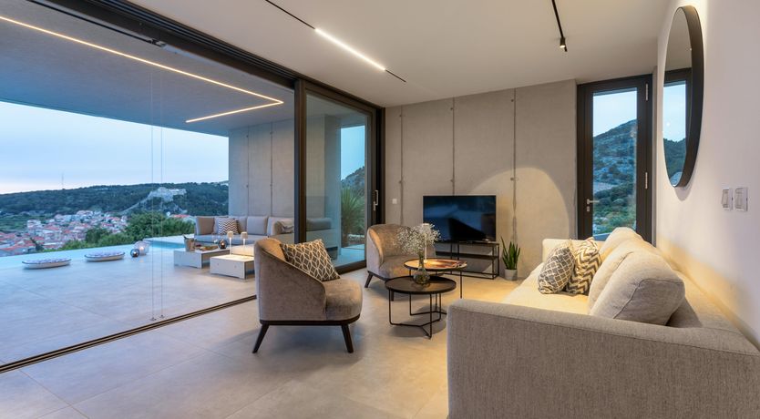 Photo of Yellow Opera