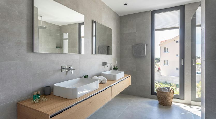 Photo of Yellow Opera