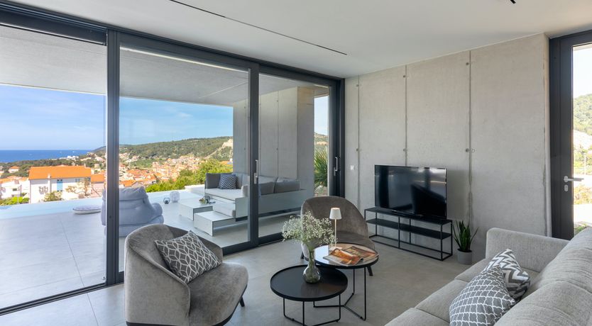 Photo of Yellow Opera