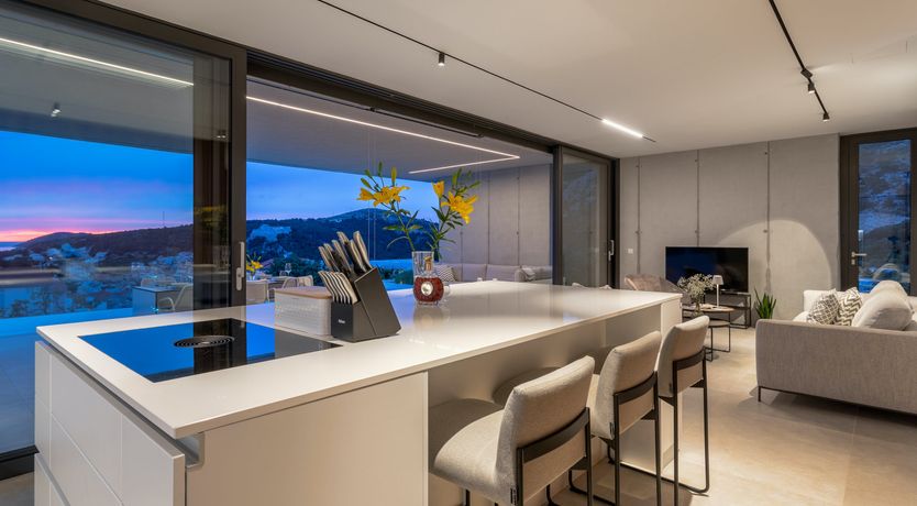 Photo of Yellow Opera