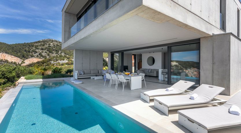 Photo of Yellow Opera