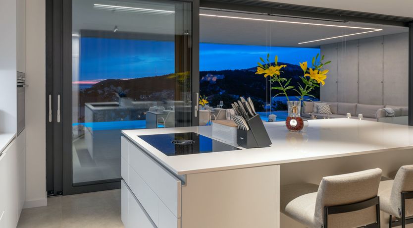 Photo of Yellow Opera