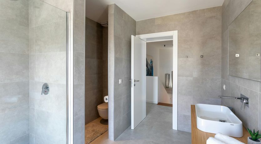 Photo of Yellow Opera