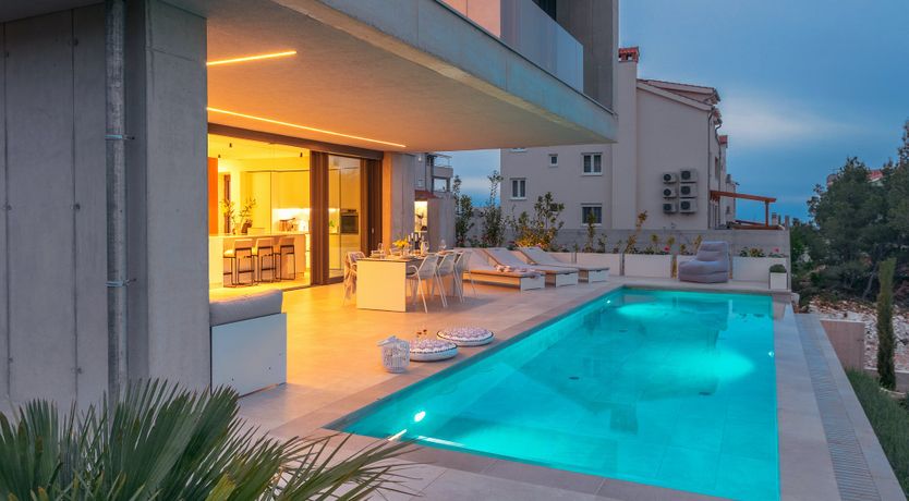 Photo of Yellow Opera