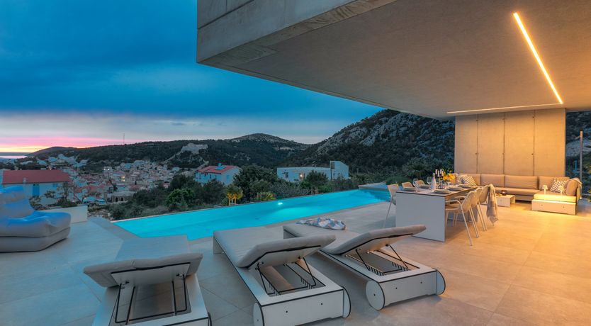 Photo of Yellow Opera