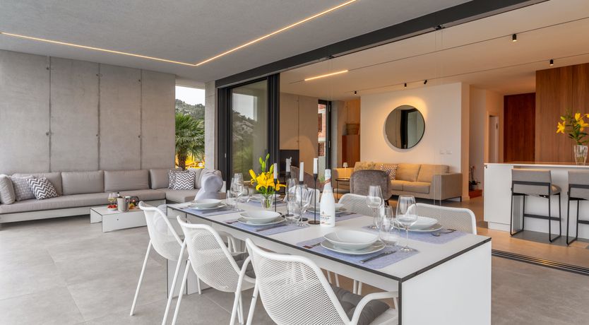 Photo of Yellow Opera