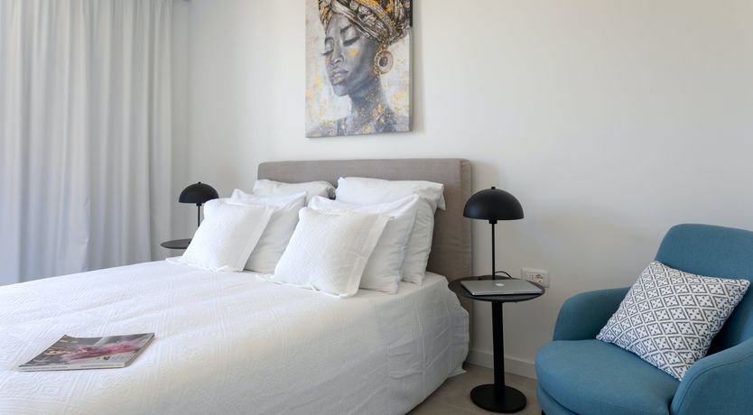 Photo of Yellow Opera