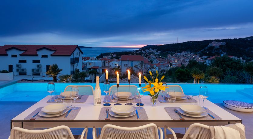 Photo of Yellow Opera