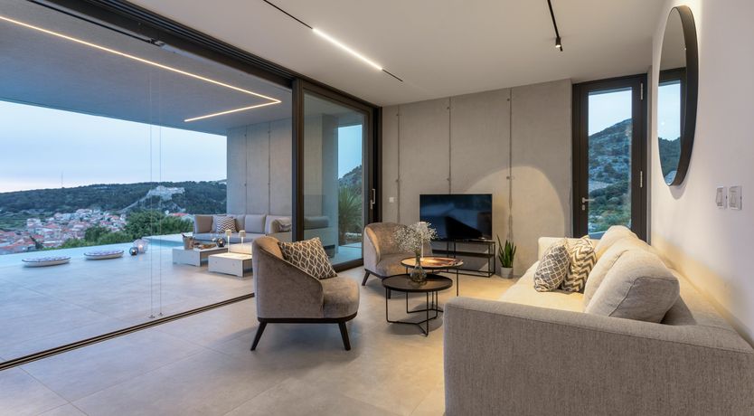 Photo of Yellow Opera