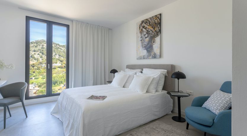 Photo of Yellow Opera