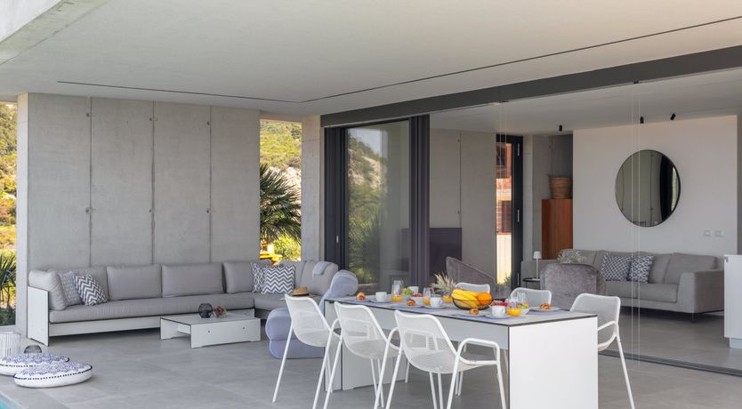 Photo of Yellow Opera