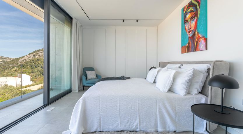 Photo of Yellow Opera