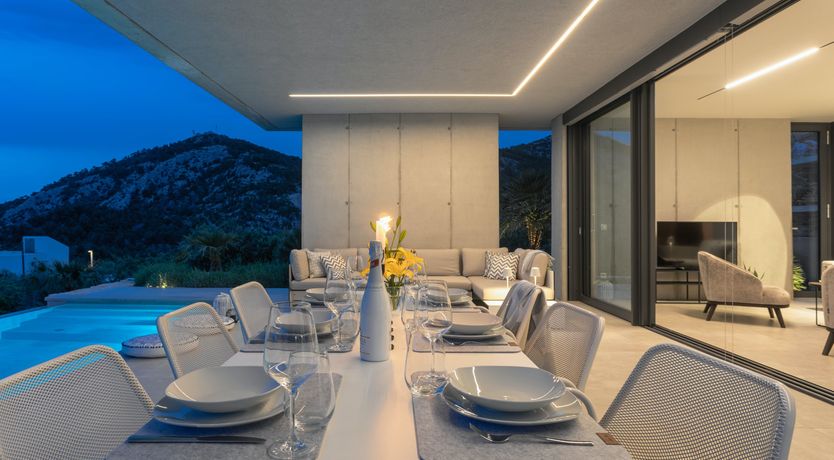 Photo of Yellow Opera