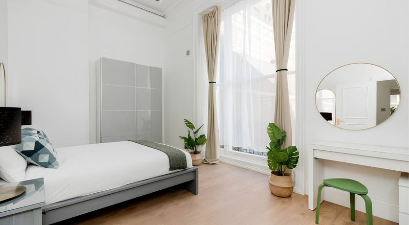 Photo of Queen Elizabeth II