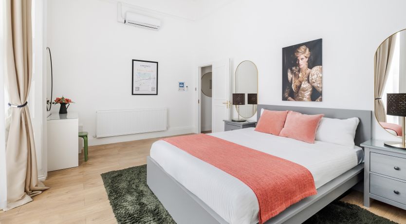 Photo of Queen Elizabeth II