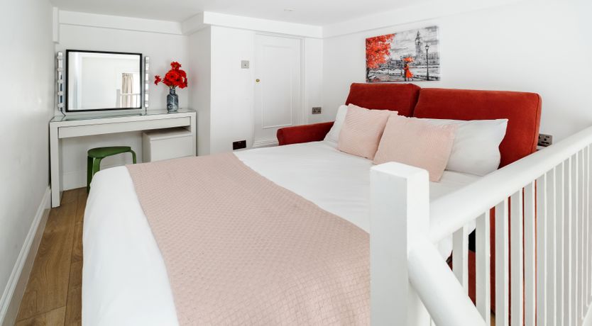 Photo of Queen Elizabeth II